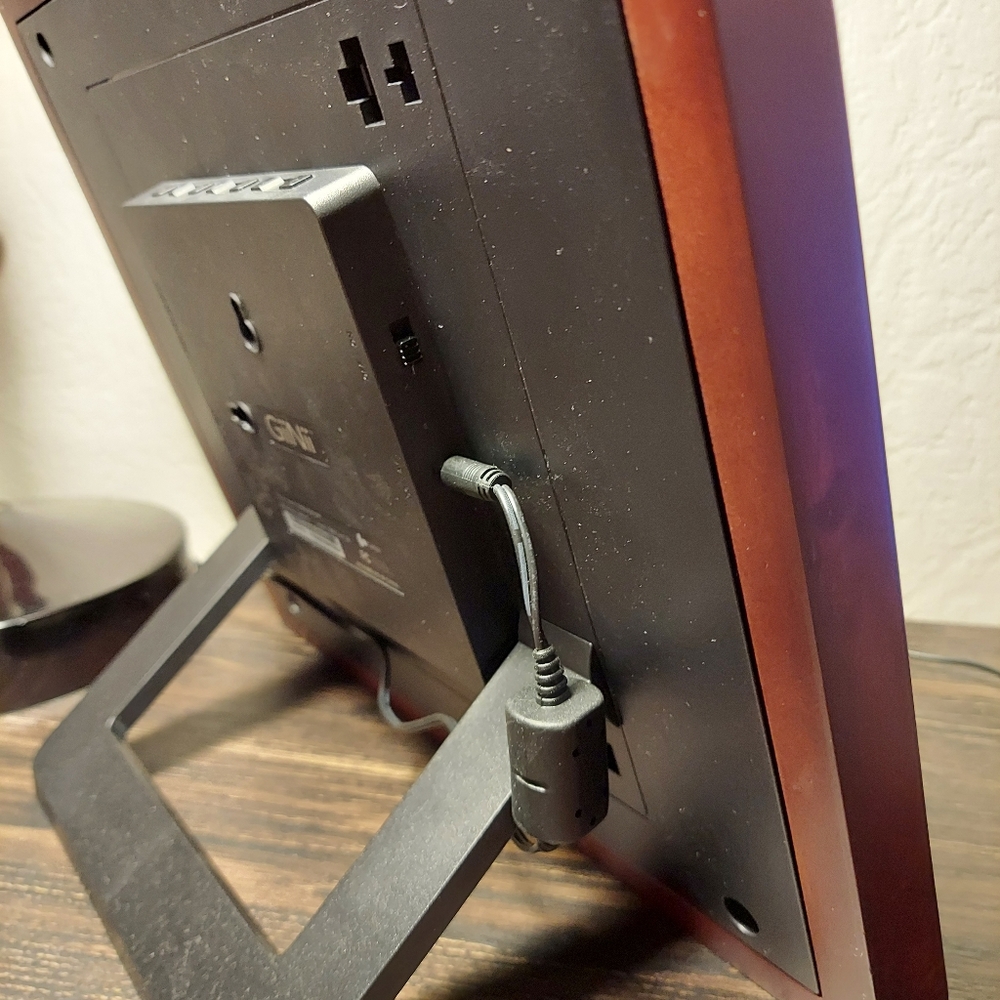 Digital 8" Picture Frame Player - Picture 9 of 11
